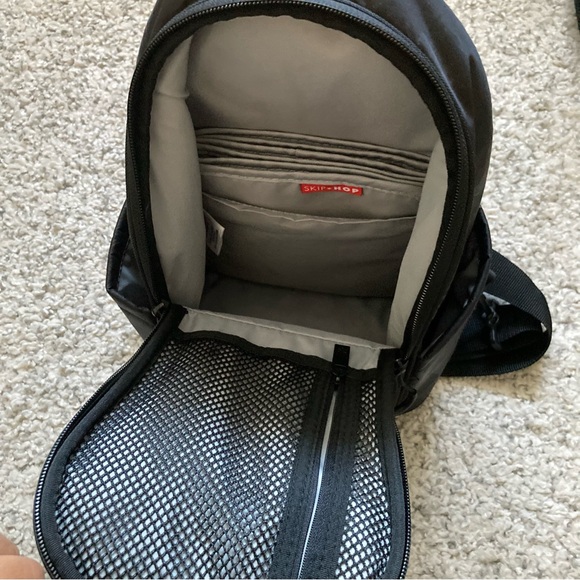 Skip Hop Paxwell Sling Easy-Access Diaper Bag Black Camo - Picture 3 of 8